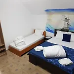 El Capitano - Mamaia Nord Πανσιόν