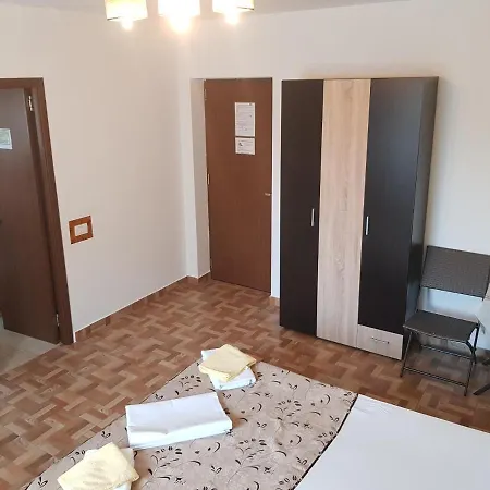 Πανσιόν El Capitano - Mamaia Nord 3*